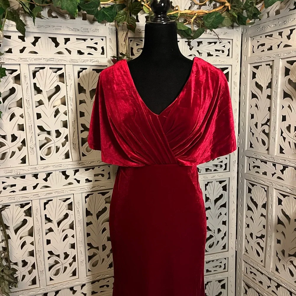 VINTAGE ELEGANT DARK RED FULL VELVET FLATTERING SHORT SLEEVE FORMAL DRESS - Picture 2 of 10